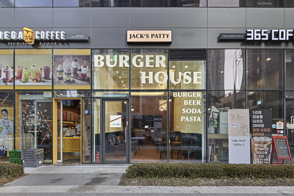 简约设计，15 平小空间的完美逆袭-2