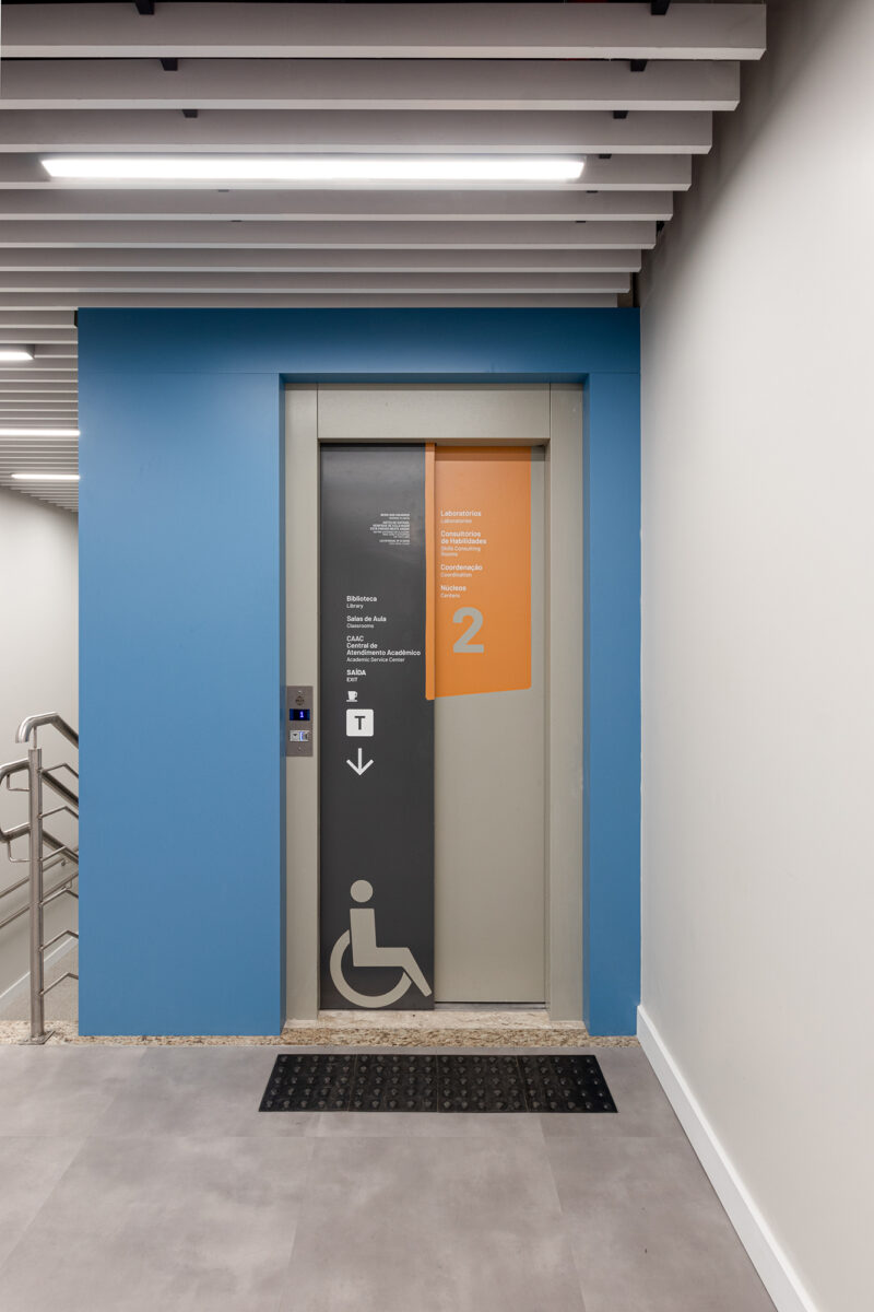 Moinhos de Vento School of Health Sciences - /STUDIOMDA - Wayfinding Design-21