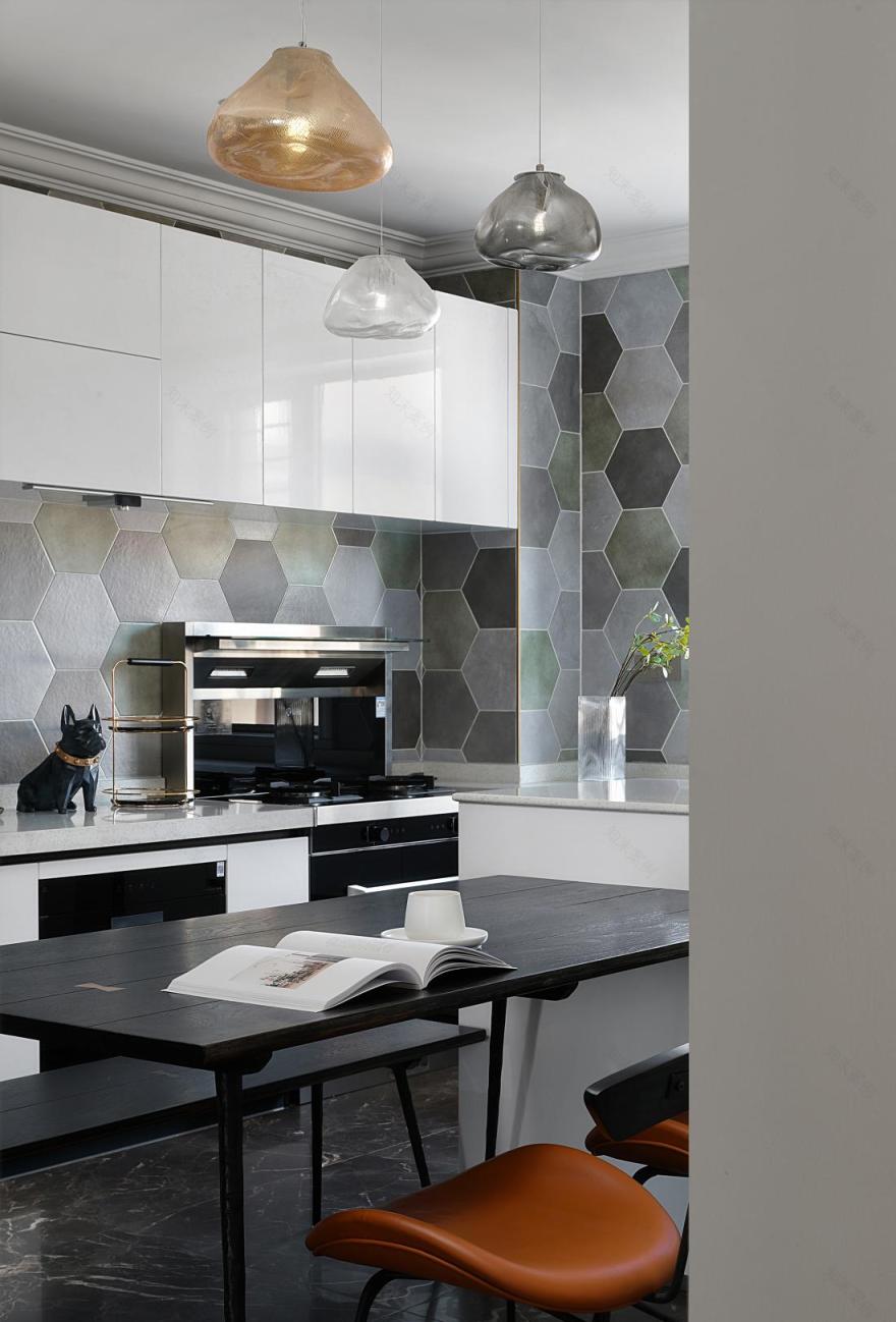 《蓝与白》现代邂逅复古平层设计-18