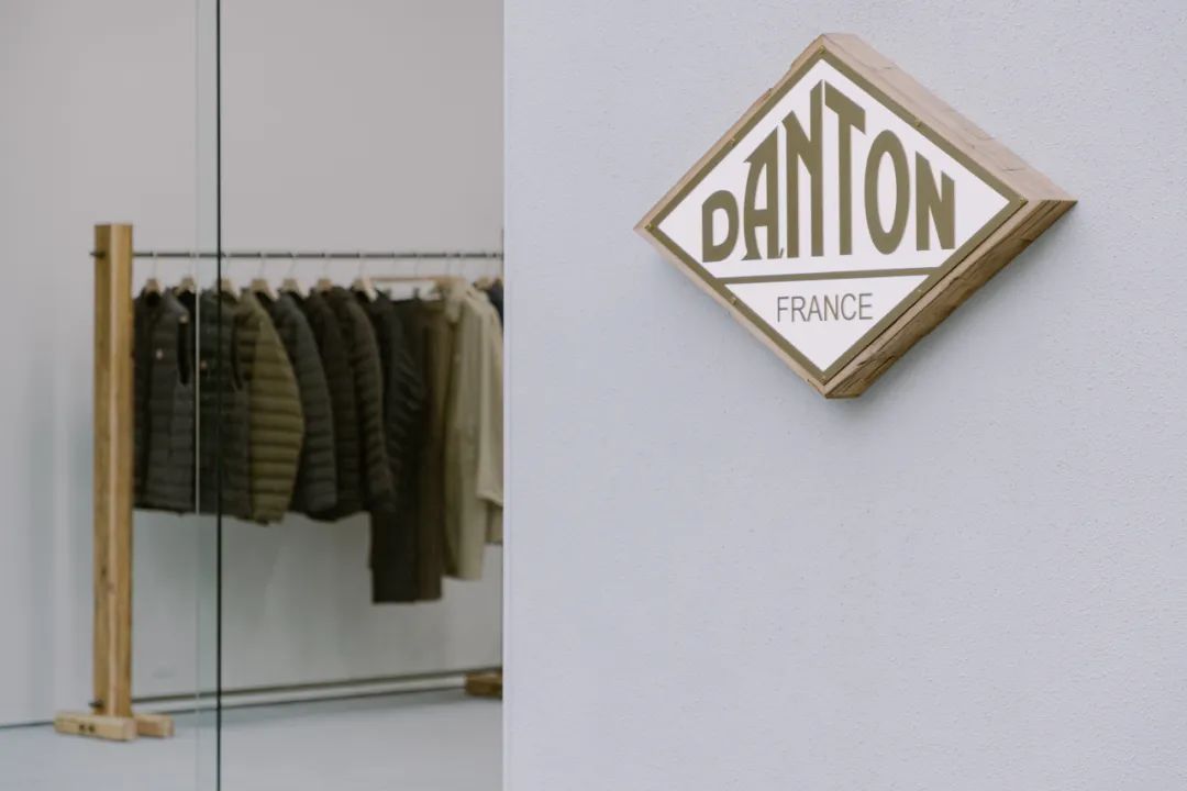 Danton 东京原宿旗舰店丨日本东京丨小大建築設計事務所-16