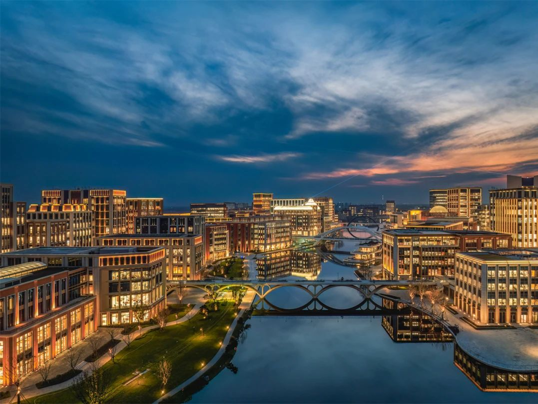 学会组织华为练秋湖研发中心现场观摩及技术交流会顺利举行-57