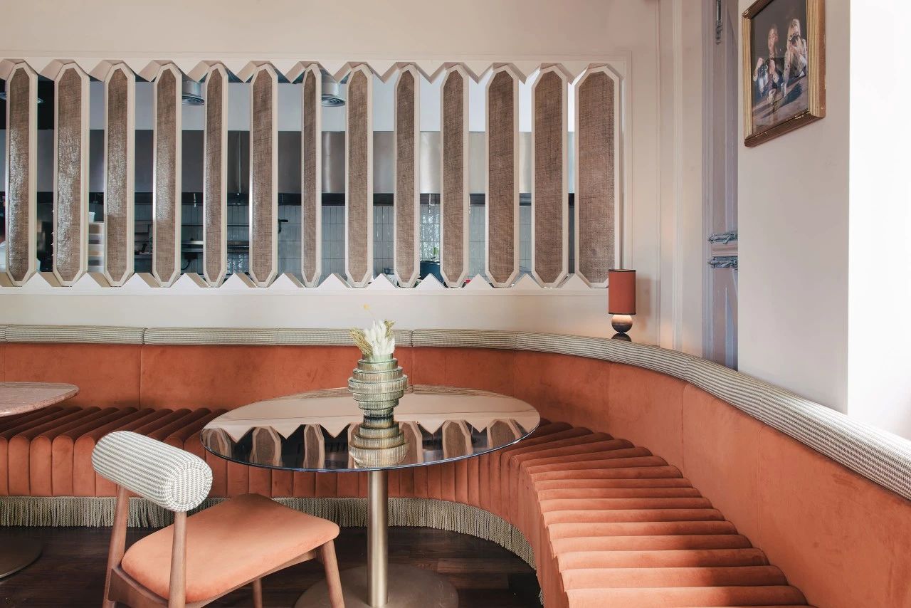 参观一家女装时尚品牌的办公室-4