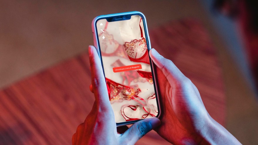 X Boutique 浪漫内衣店设计-23