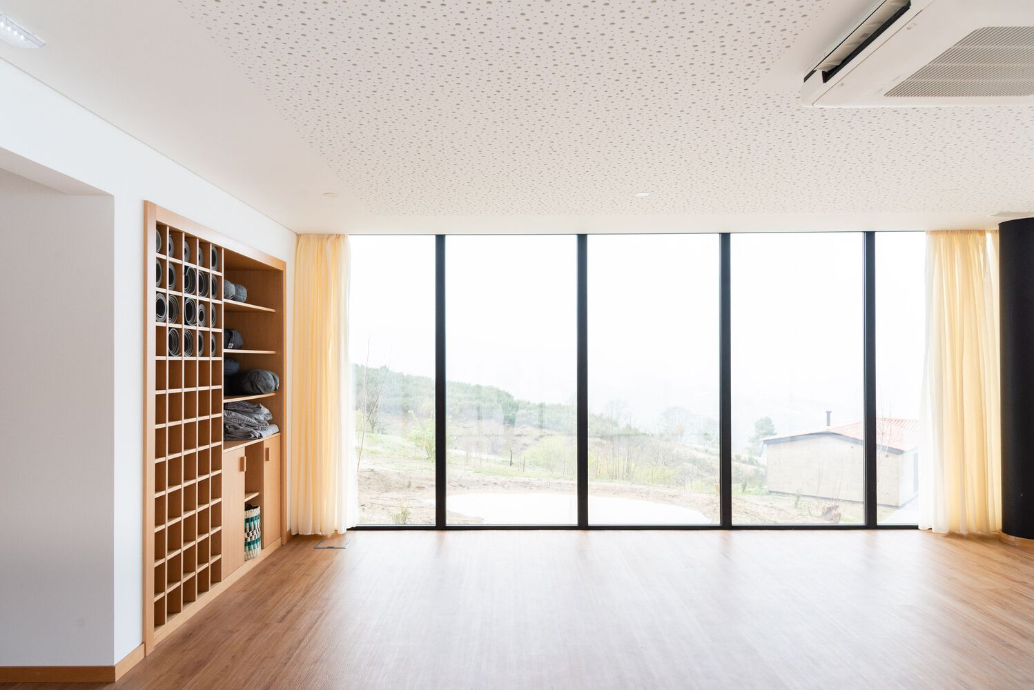 葡萄牙山脉中的和谐身心灵康养中心丨PLATAFORMArq-33