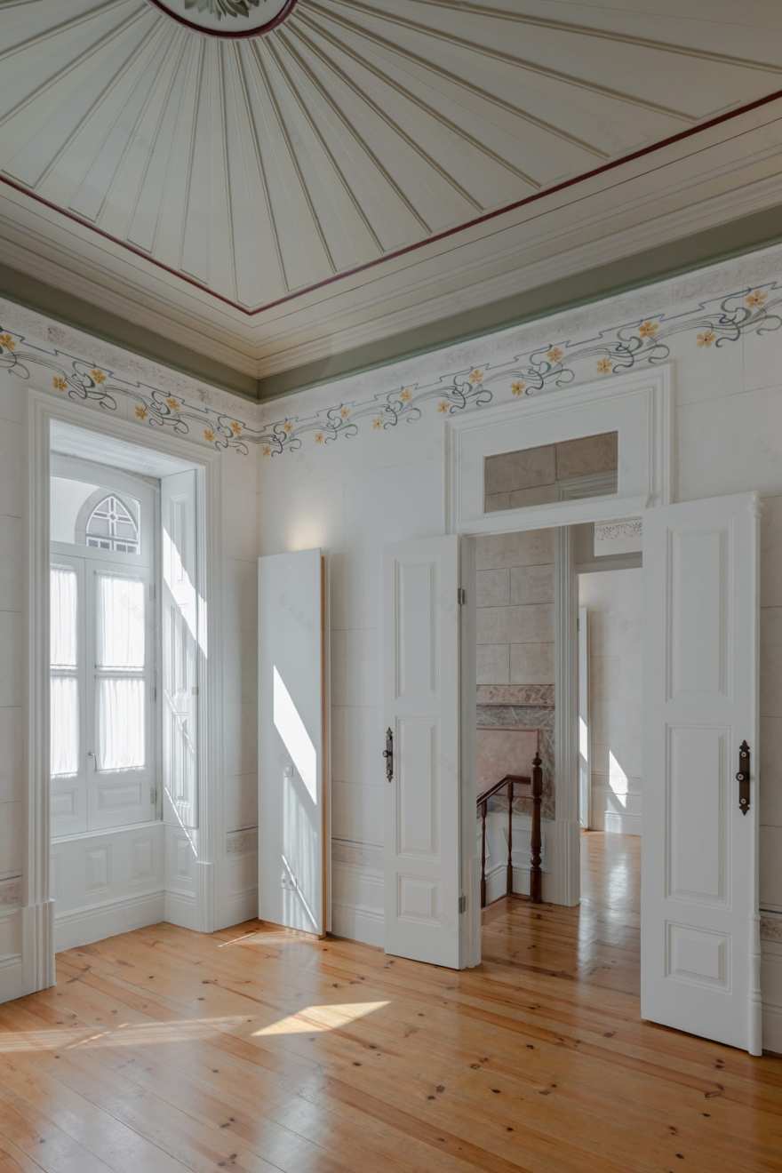 葡萄牙奥瓦城市翻新住宅,内外兼修的现代美学-31