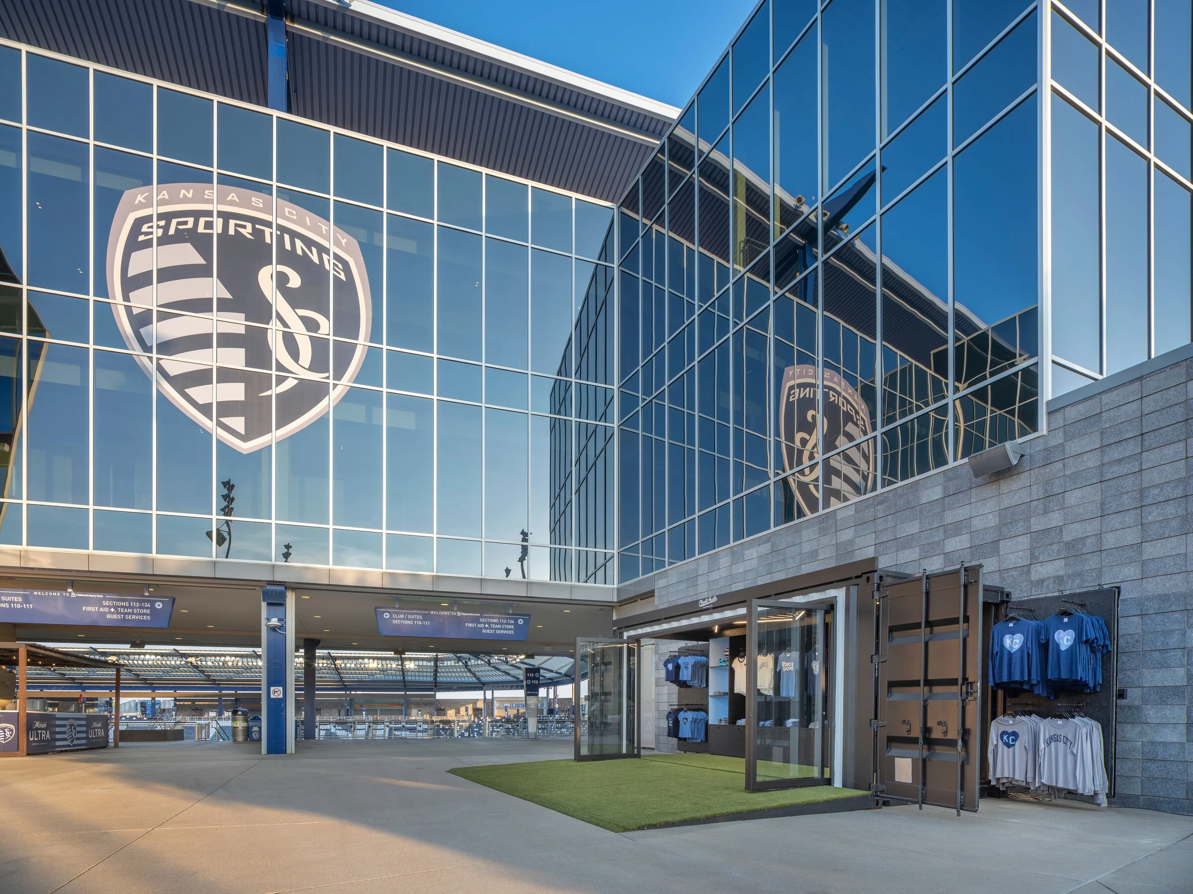 Charlie Hustle · Sporting KC 集装箱商店丨美国堪萨斯城丨KEM STUDIO-11