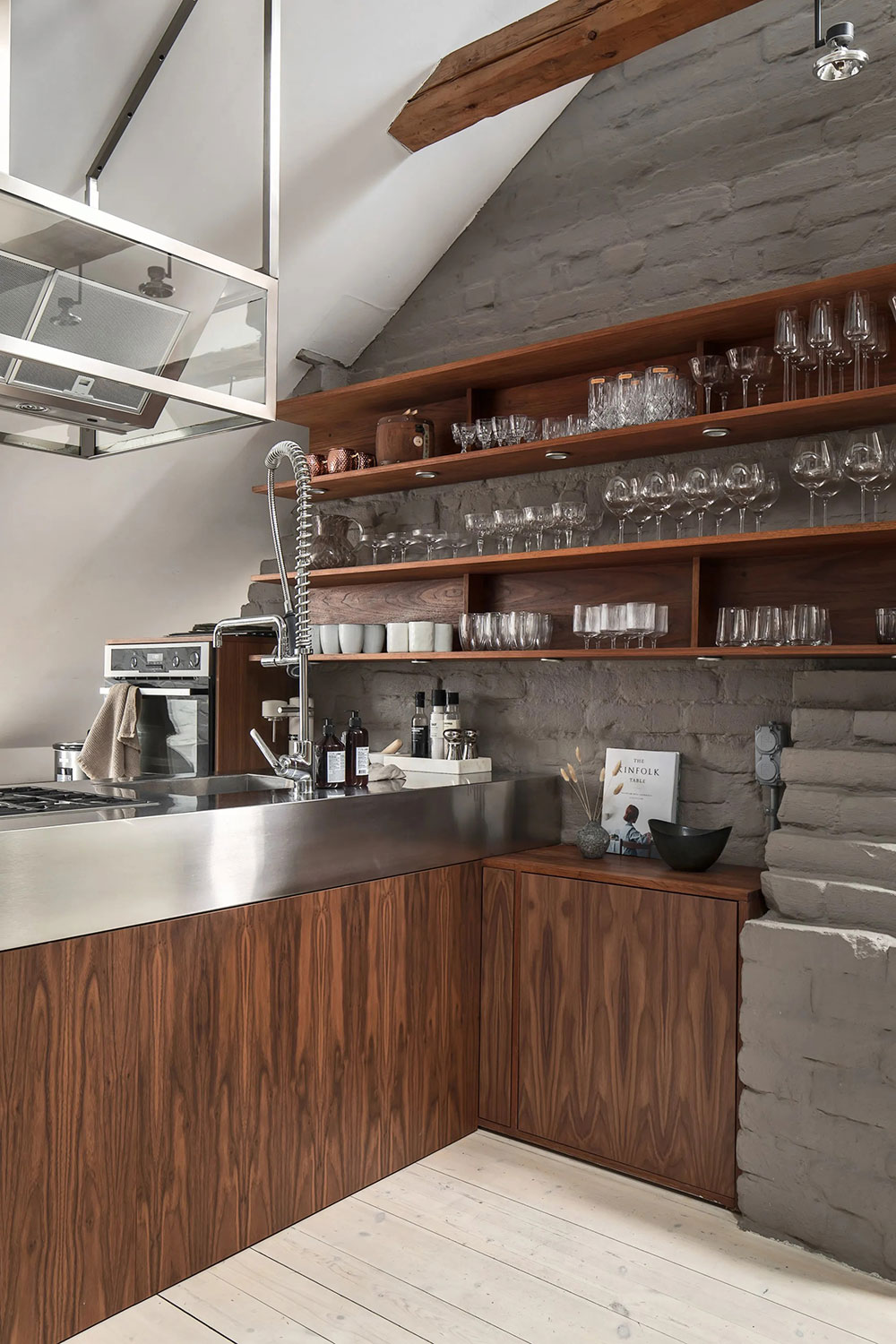 百年砖墙的现代阁楼公寓-7