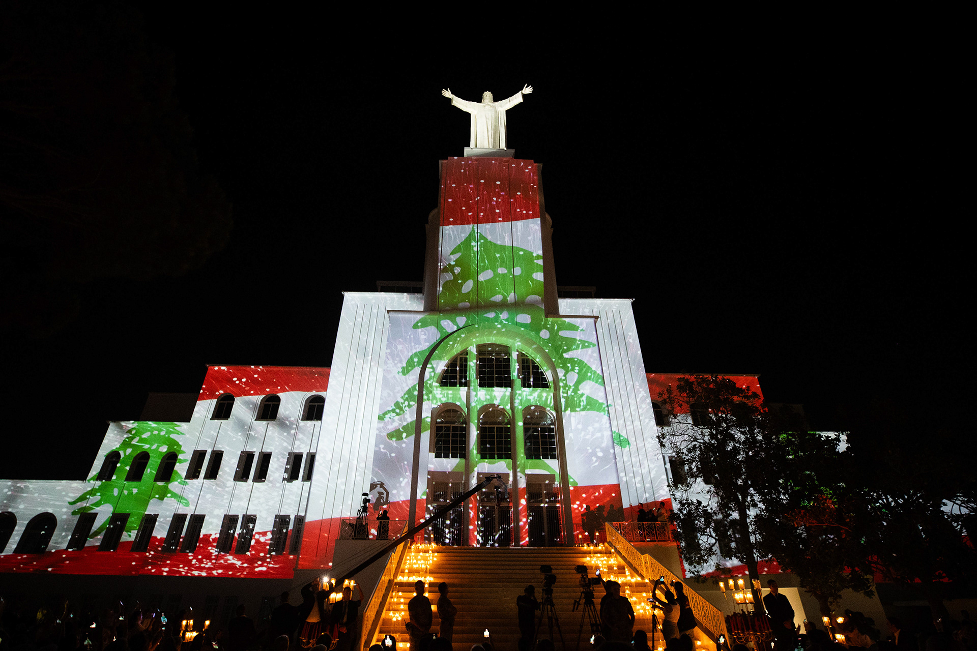 Jesus King Zouk Mosbeh - Illuminating the Statue-21