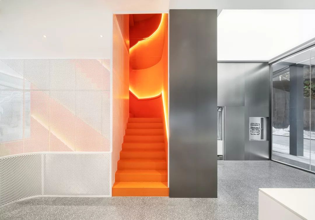 "无聊の瓶子"冷压果汁店 | 科技鲜榨,保留食物全营养-61