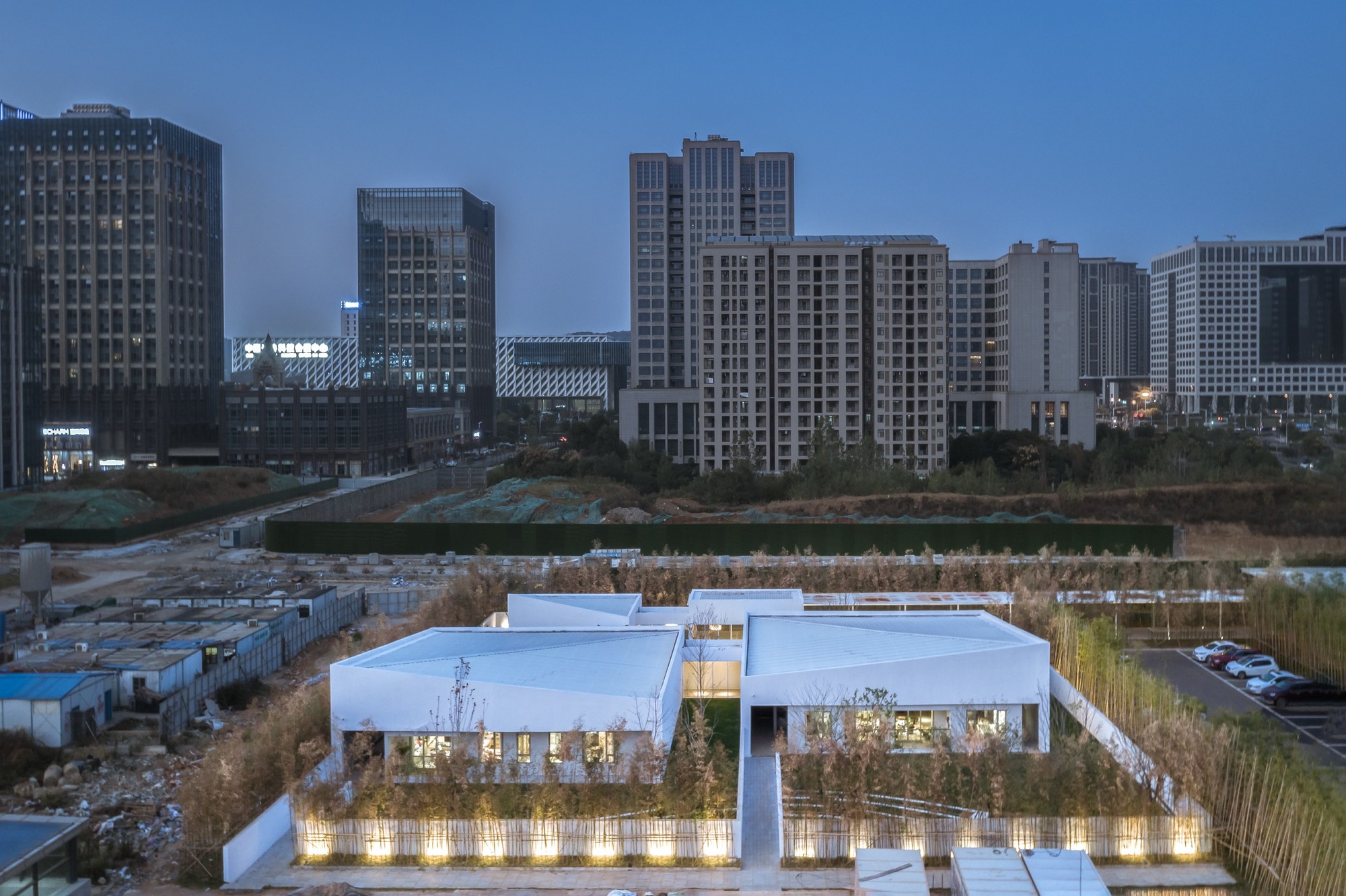 武汉光谷展示中心,诠释建筑与景观的完美融合-31