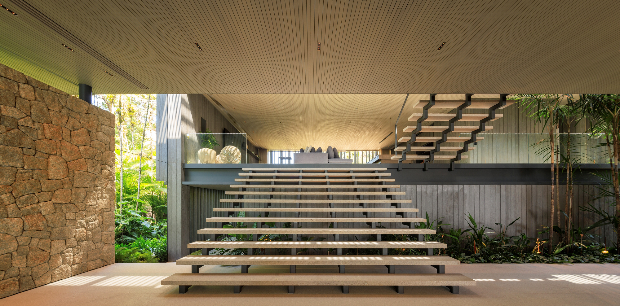 若JO是名字的缩写或者特定名称等保持原样：JO住所
若JO没有特殊意义，可意译为：住宅JO （不过这种说法一般是基于JO有特定指代前提，不然与住宅语义搭配会稍显突兀，最推荐情况一是JO有特定含义时的翻译） 丨巴西圣保罗-53