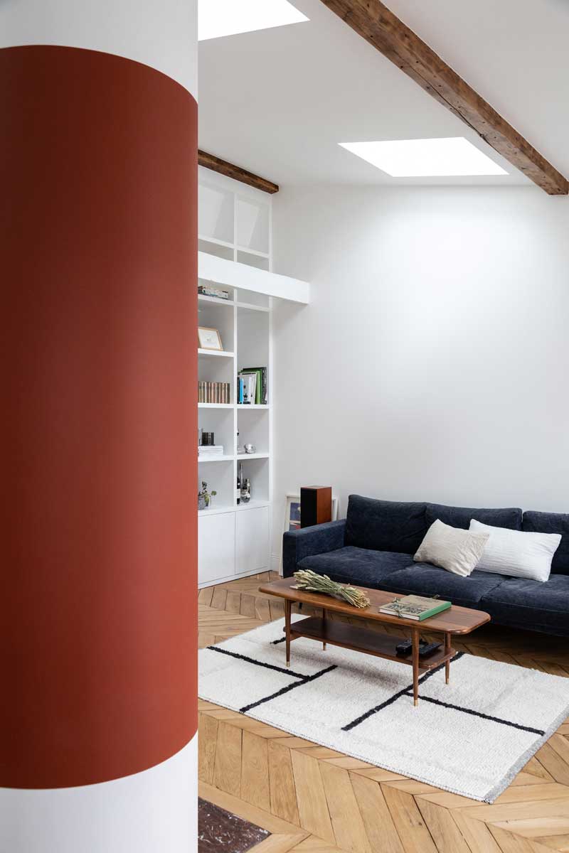 巴黎红色墙面的阁楼公寓设计-2