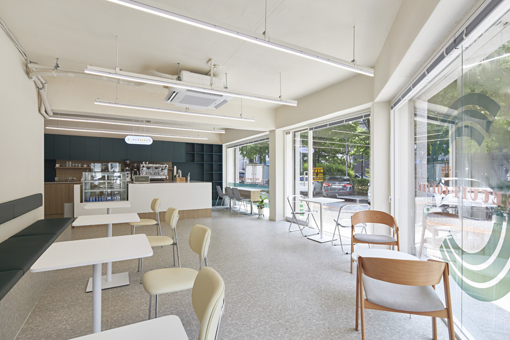 绿色室内设计，15 分满分的宁静咖啡厅-6