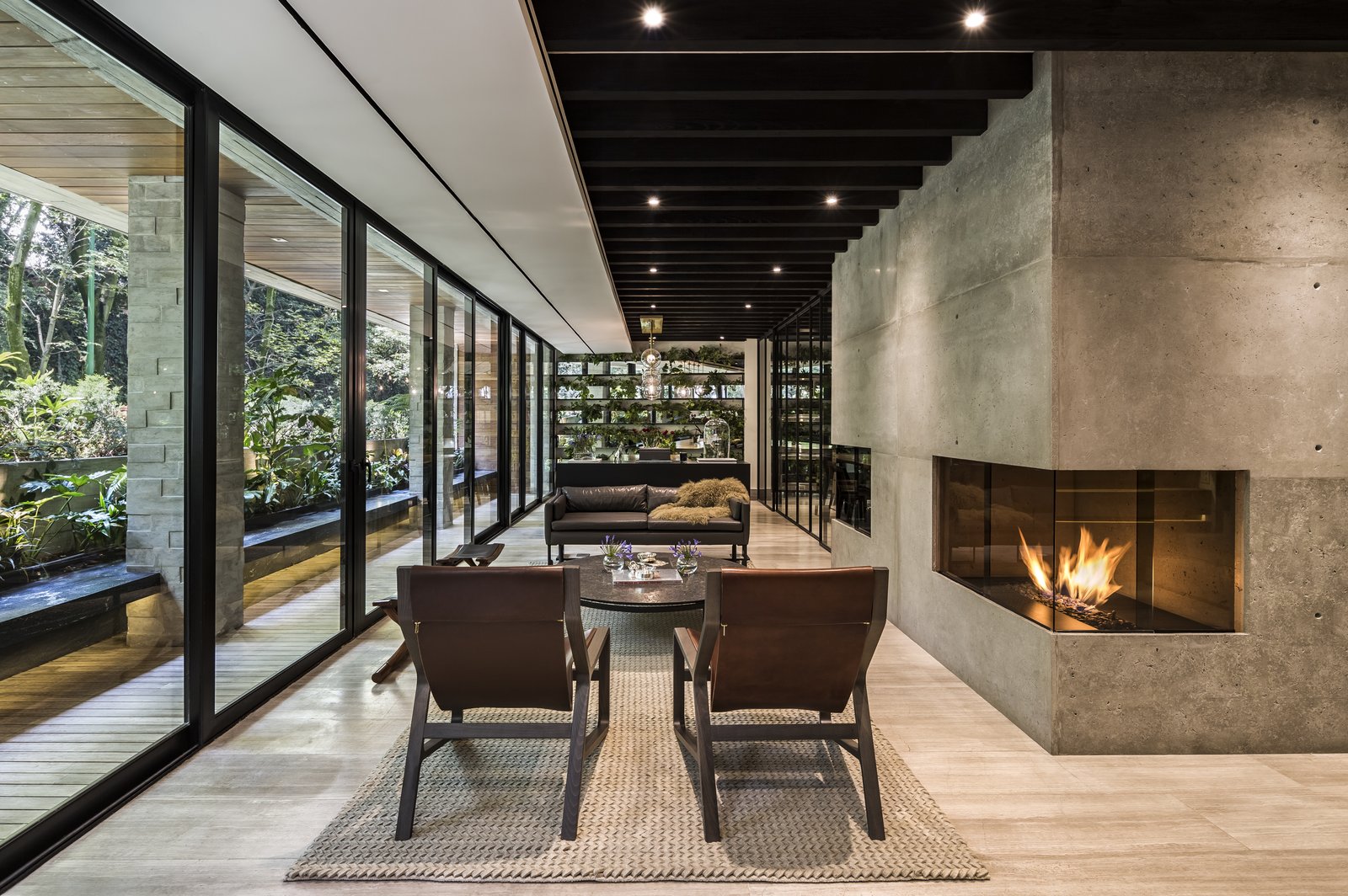 墨西哥·木色舒适住宅  Taller David Dana-4