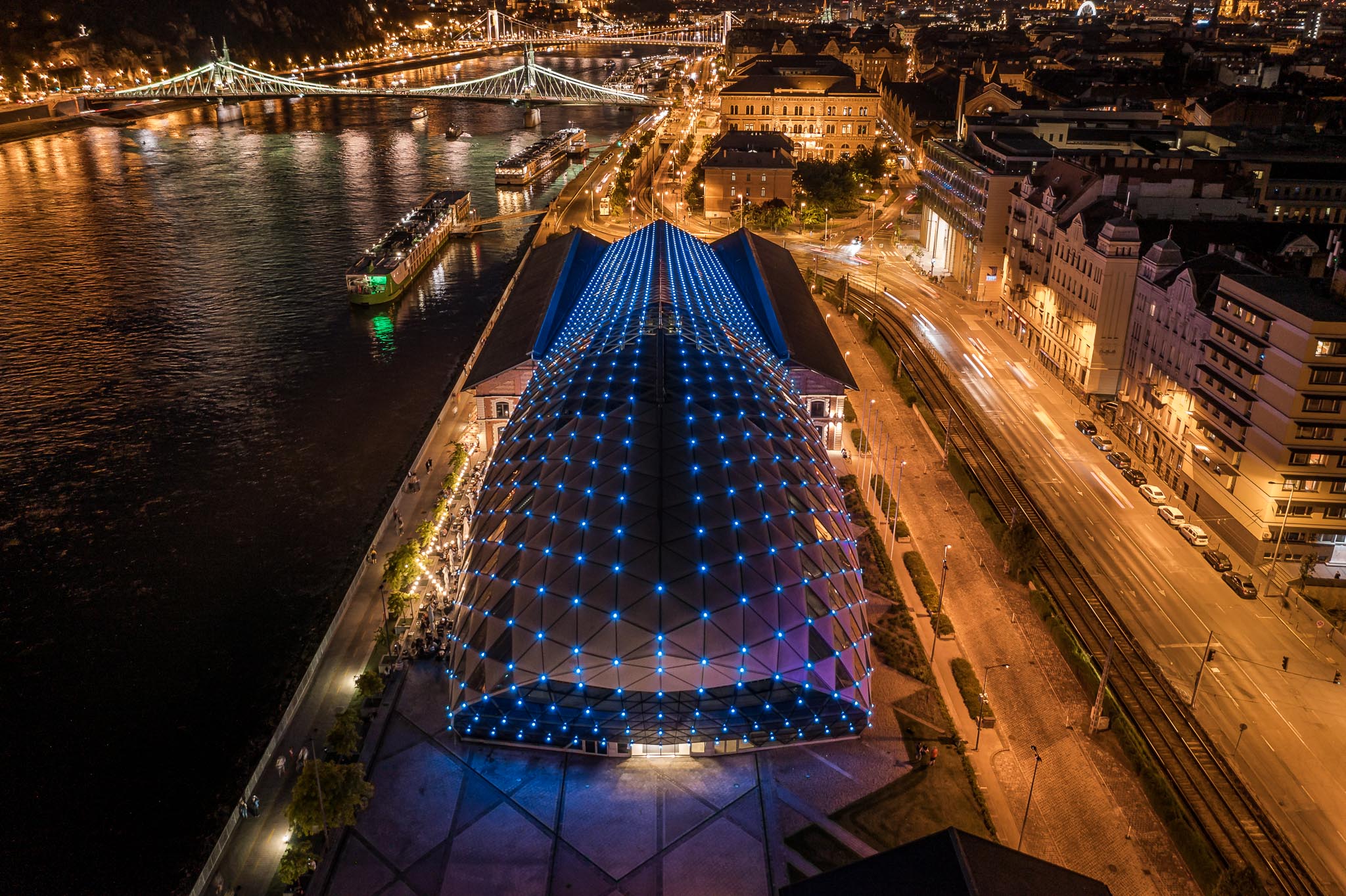 The Whale 建筑灯光设计丨匈牙利布达佩斯丨Tamas Dragon-11