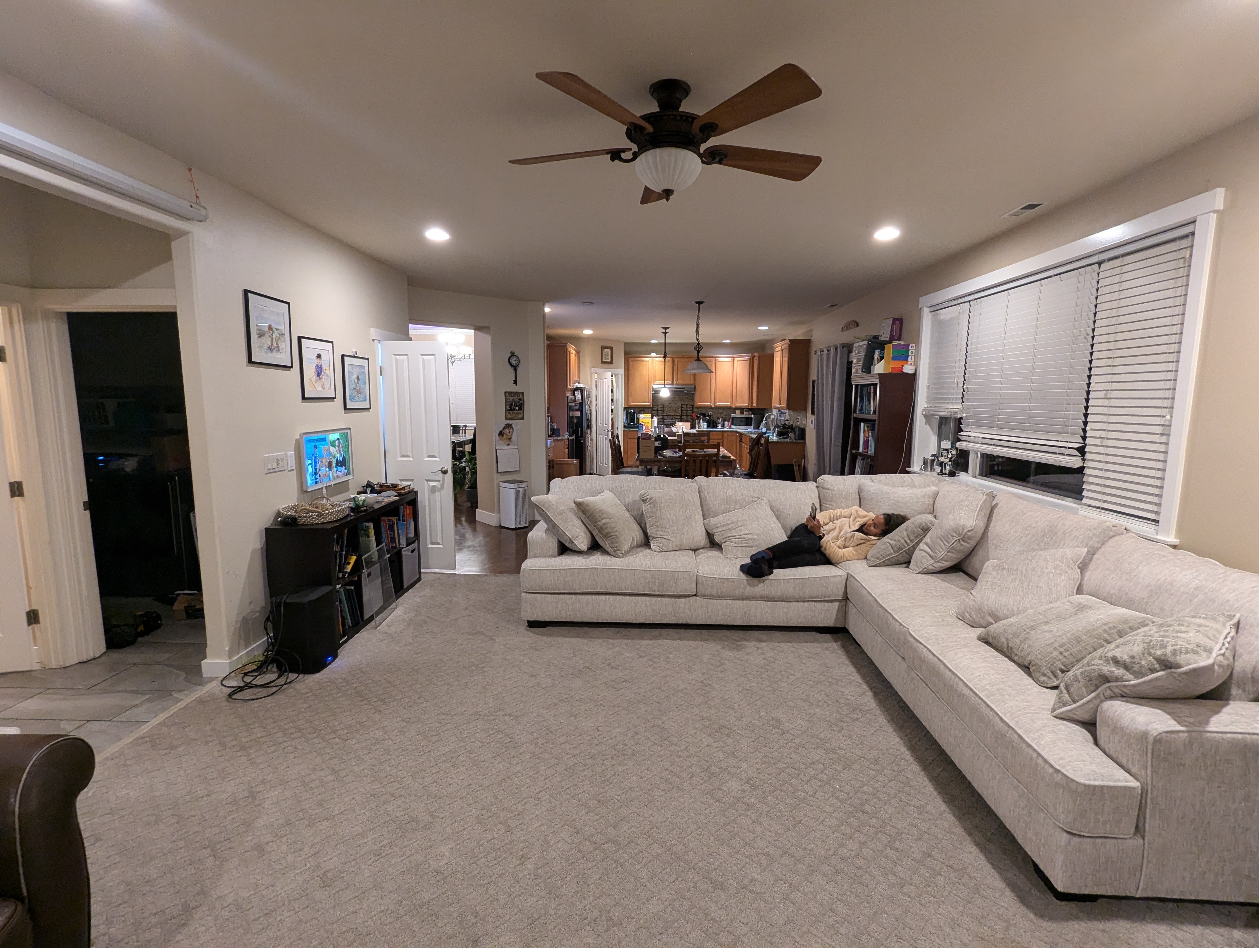 预算友好型客厅室内设计-11