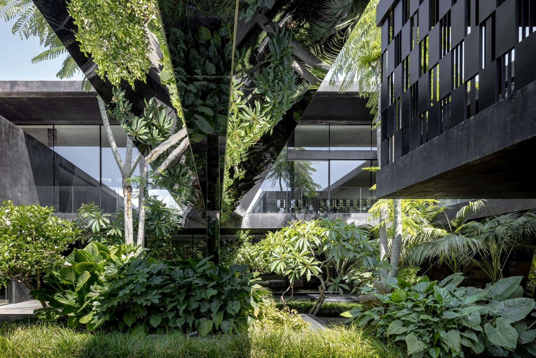 黑色混凝土房屋丨以色列丨Pitsou Kedem Architects-15