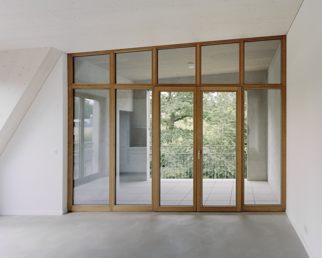 瑞士乡村豪华公寓丨Deschenaux Architects-17