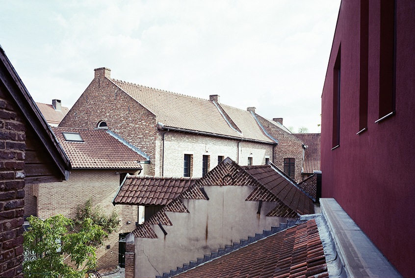 Z33 艺术馆 · 静谧之墙与城市对话-109