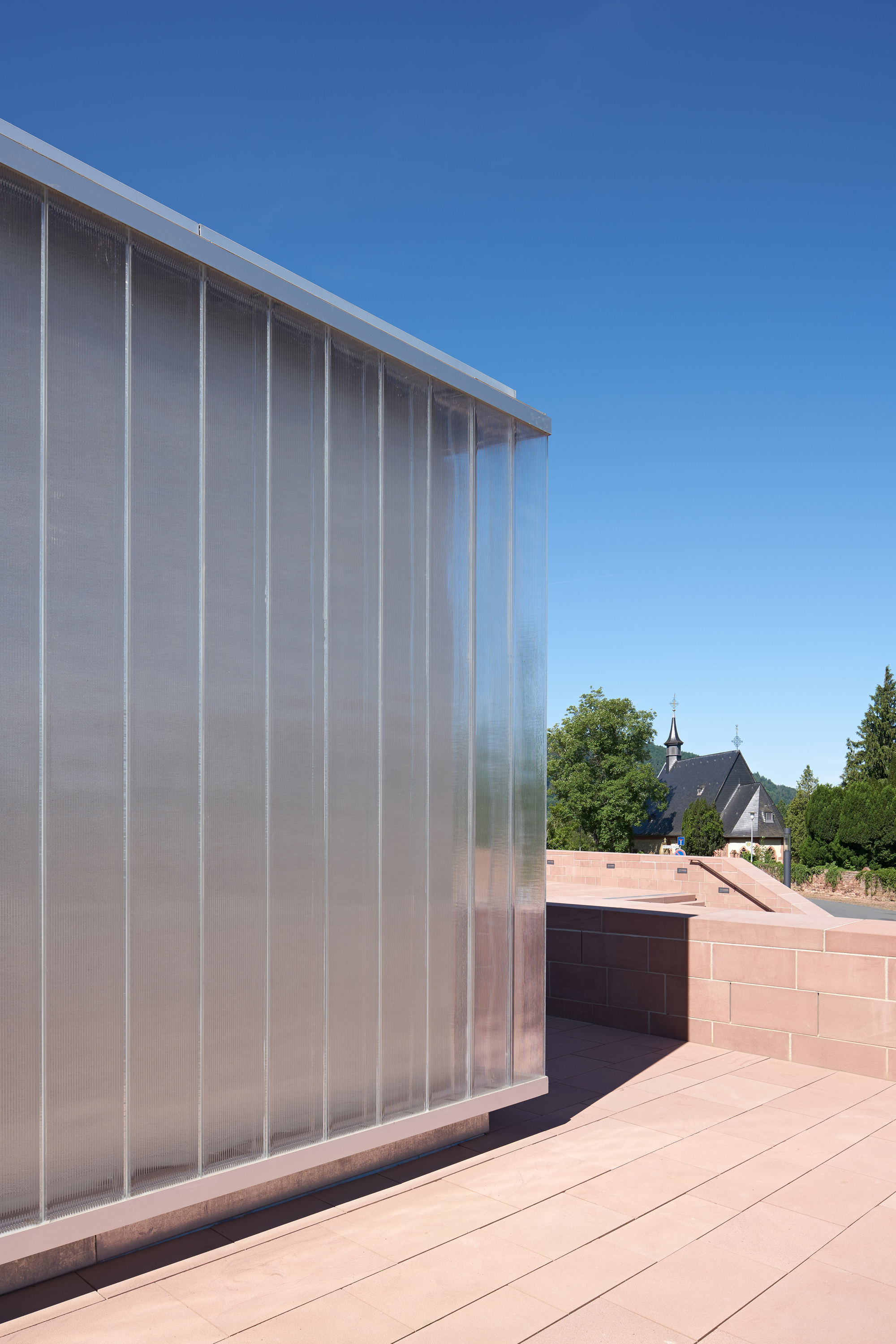 红砂石之城的博物馆、档案室与青年中心-11