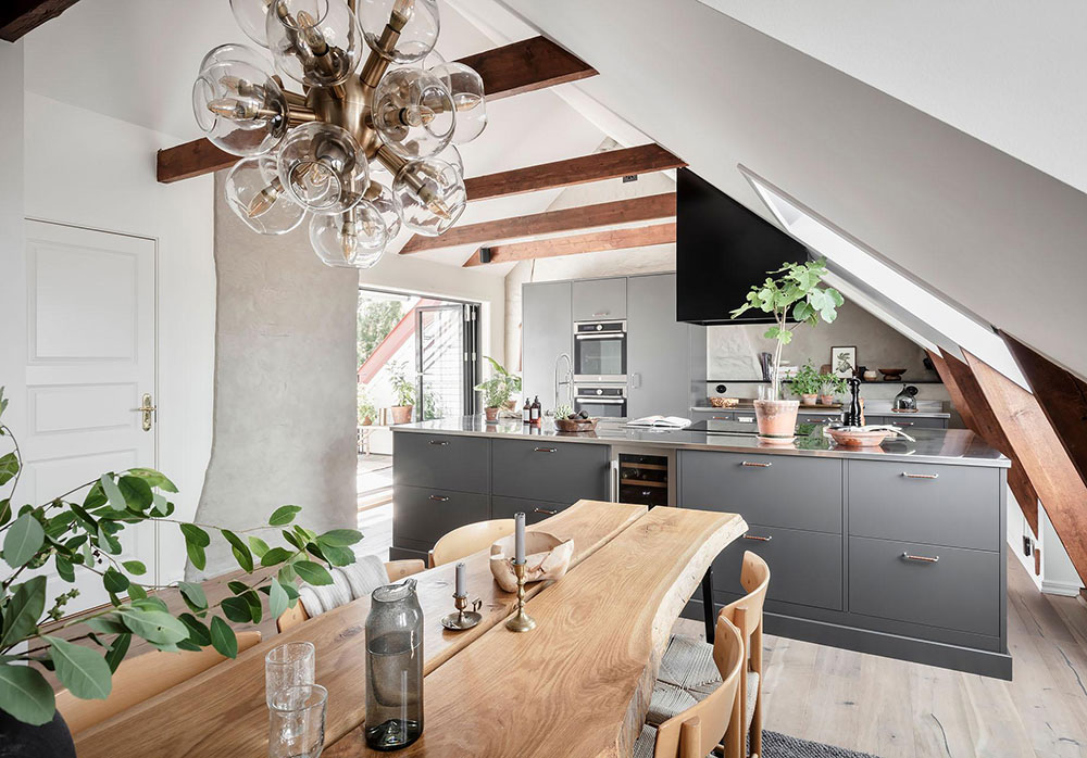 哥德堡红色沙发公寓 | 独特阁楼设计与空间利用-19