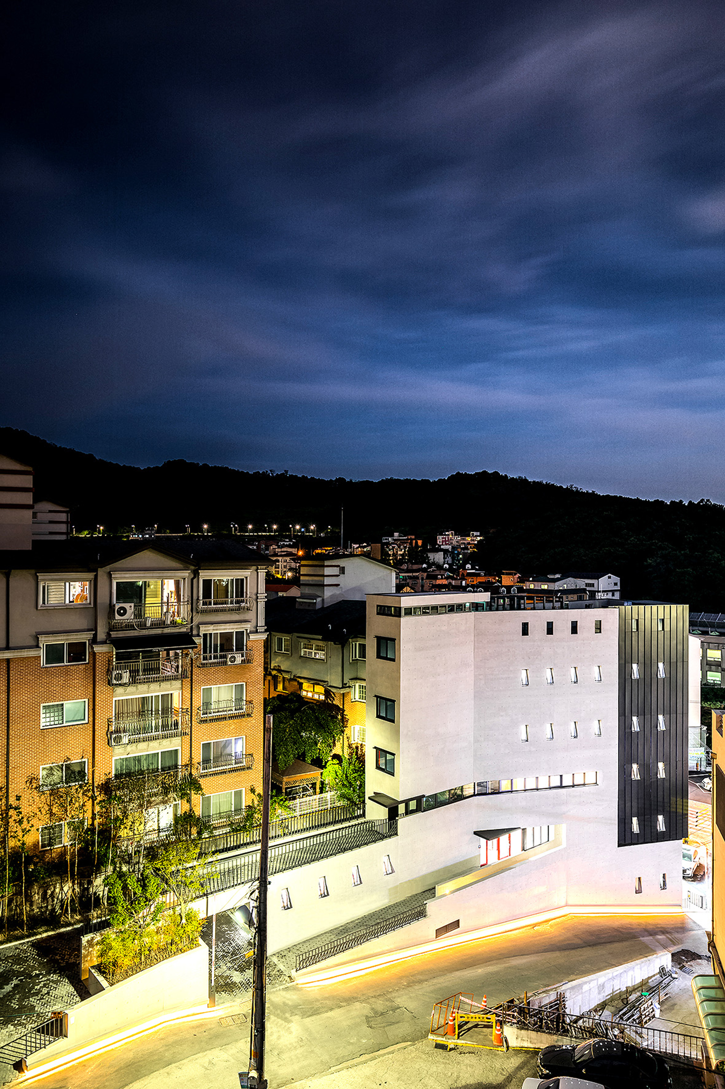 首尔市中心“半公共”小巷办公空间-41