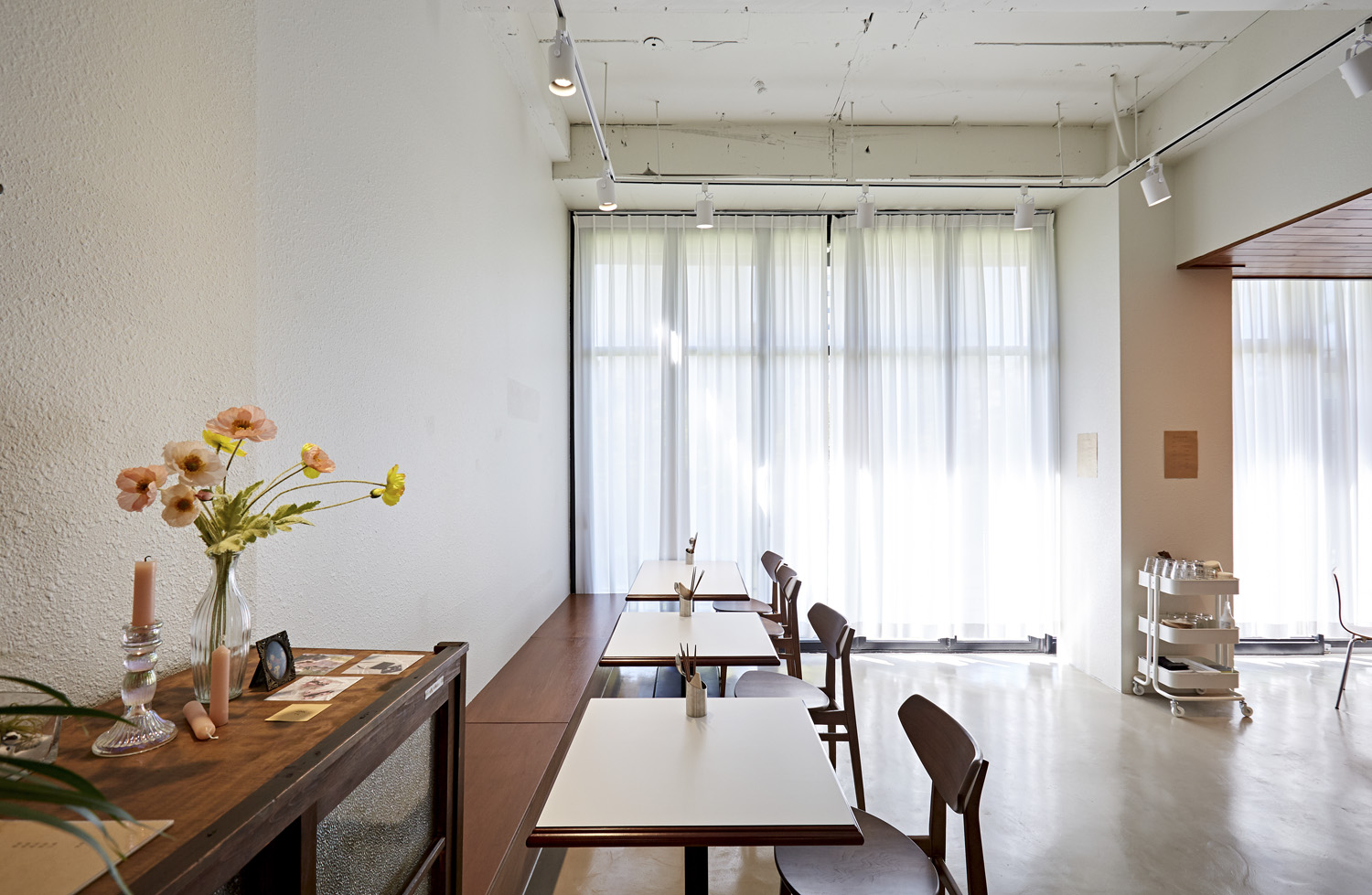 20 平米日式餐厅，极简风格打造温馨空间-8