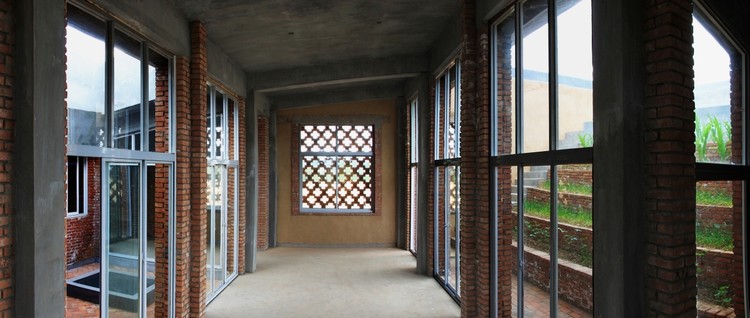 A House For All Seasons  John Lin-7