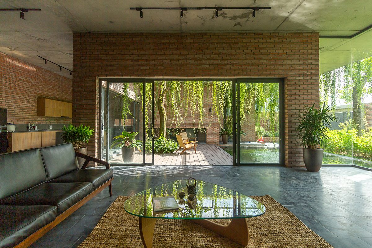 Mạo Khê House - Ngôi nhà gạch đỏ với không gian xanh bao phủ | HGAA-36