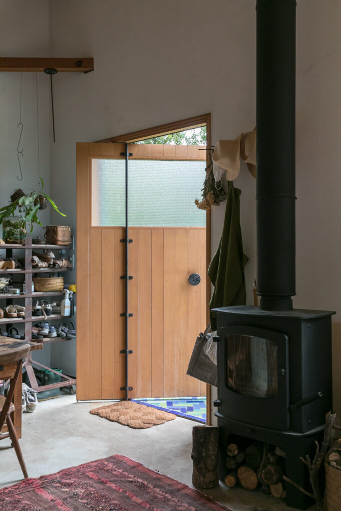 建築デザイナーの自邸 鎌倉の緑豊かな高台に建つ
居心地の良い小さな平屋 | Style of Life | 100%LiFE-9