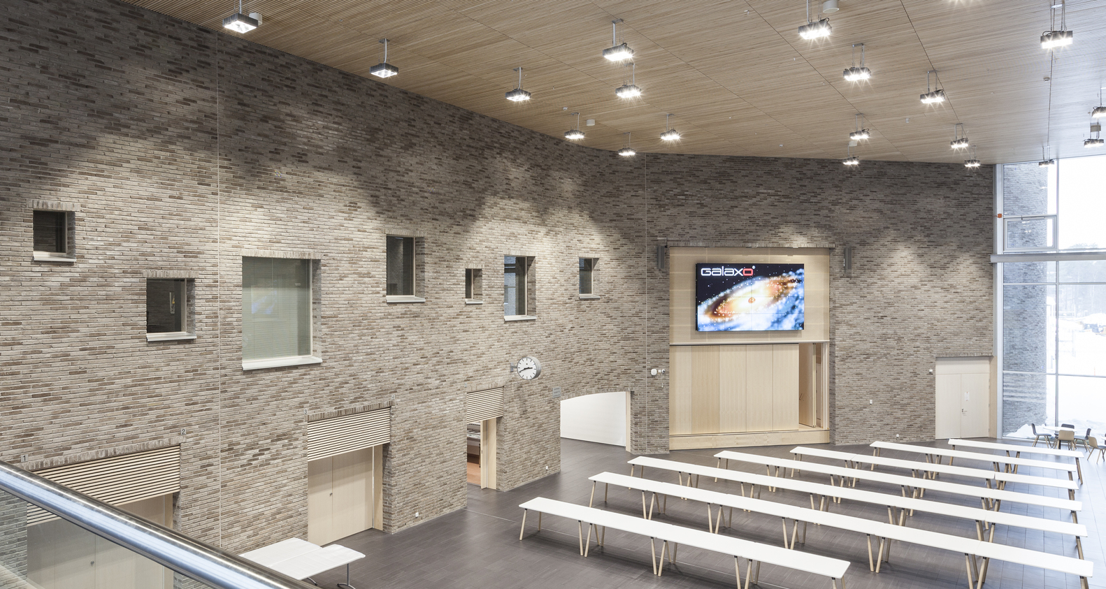 芬兰 Lehtikangas 学校、图书馆和幼儿园的多功能设计-39