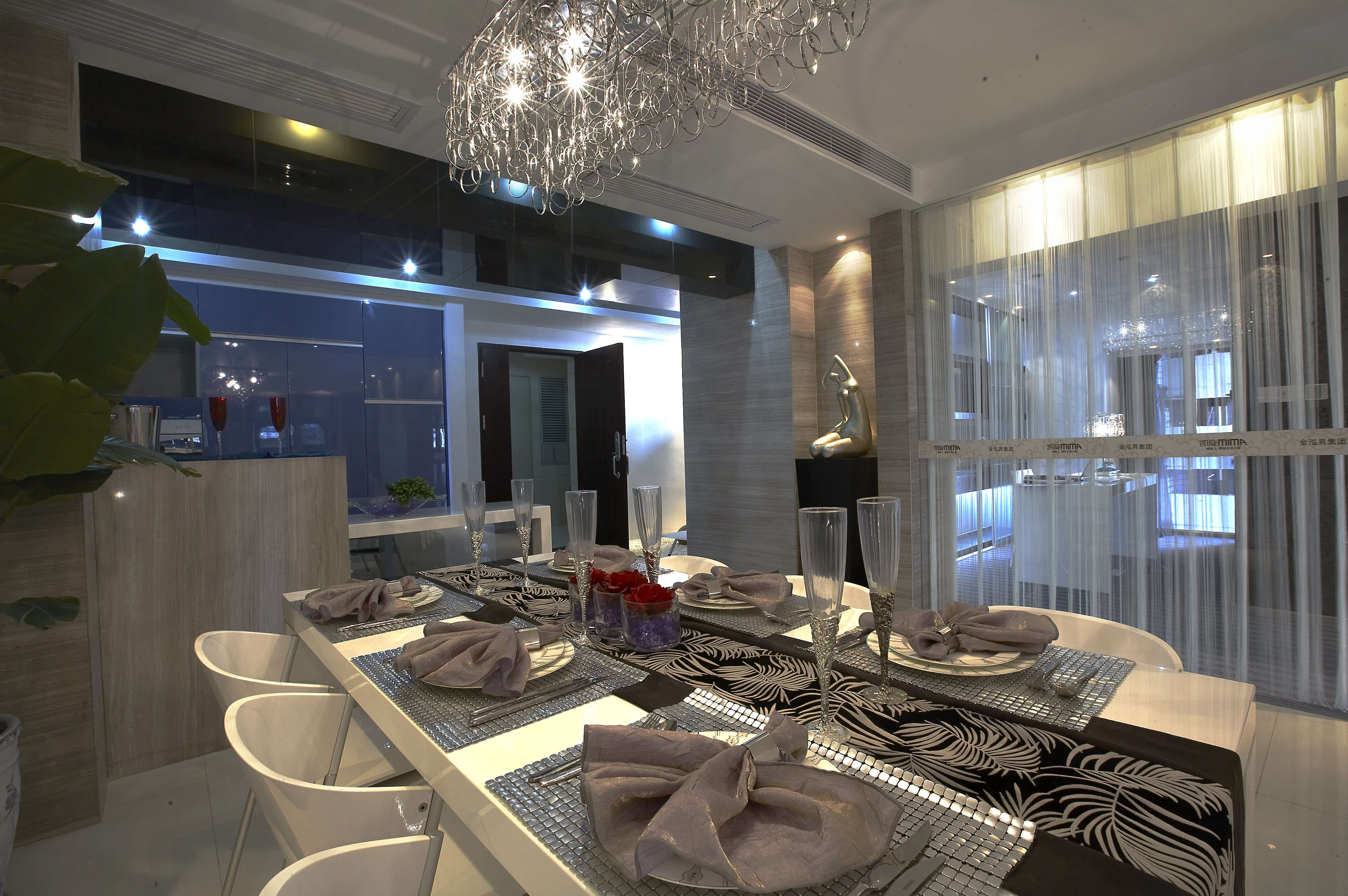 金泓凯旋城142户型-8