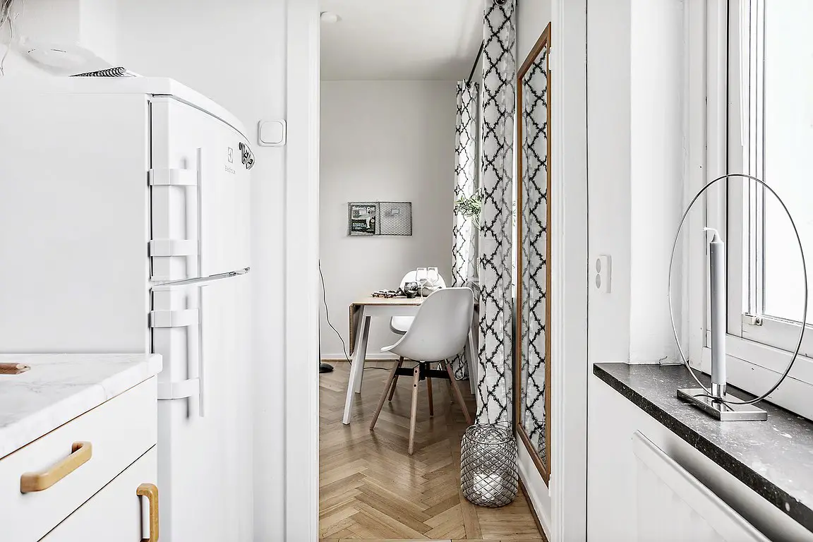 L 型公寓 | 个性墙纸打造独立空间-12