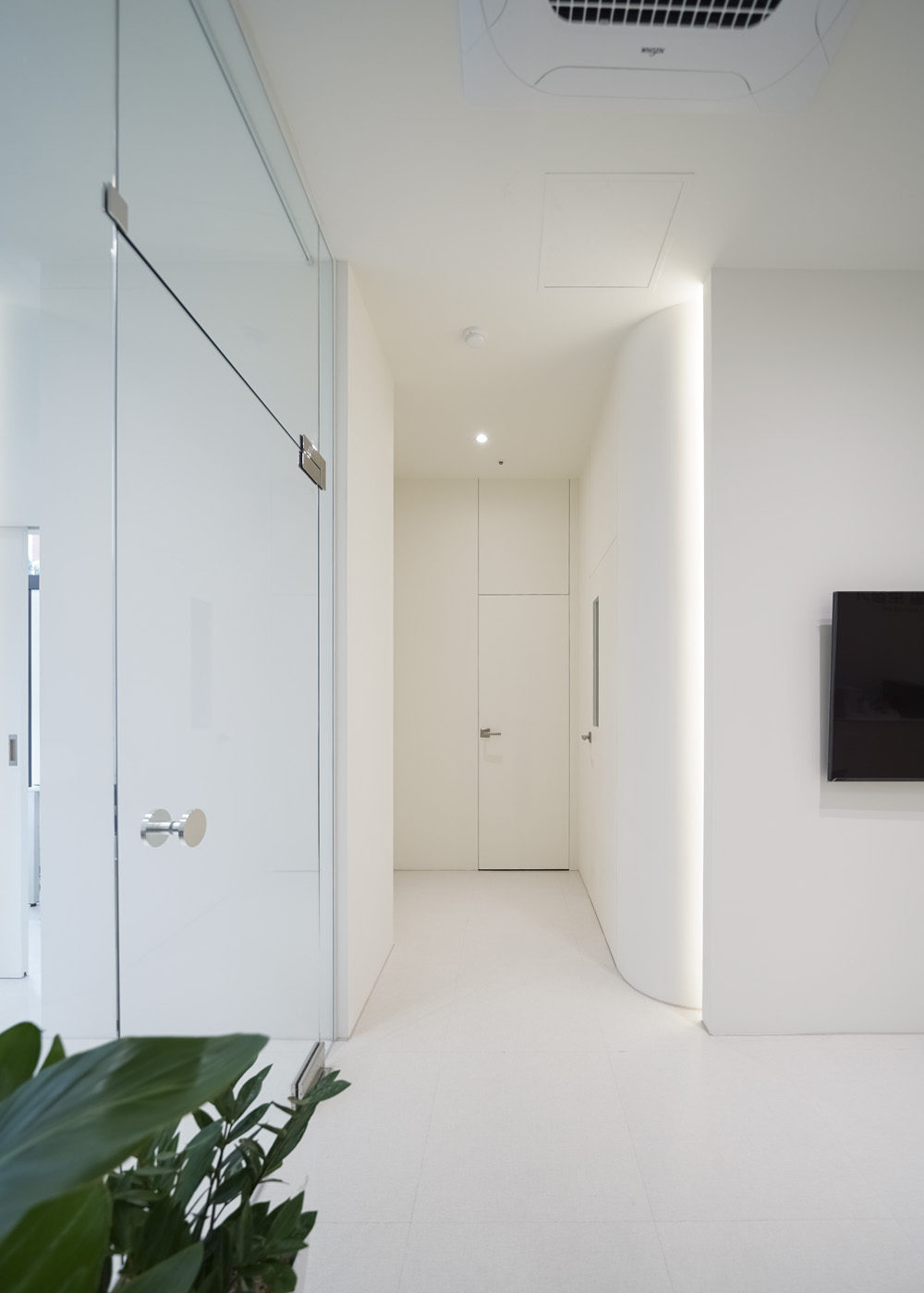 白色迷你设计，17 平米警钟服务中心-20