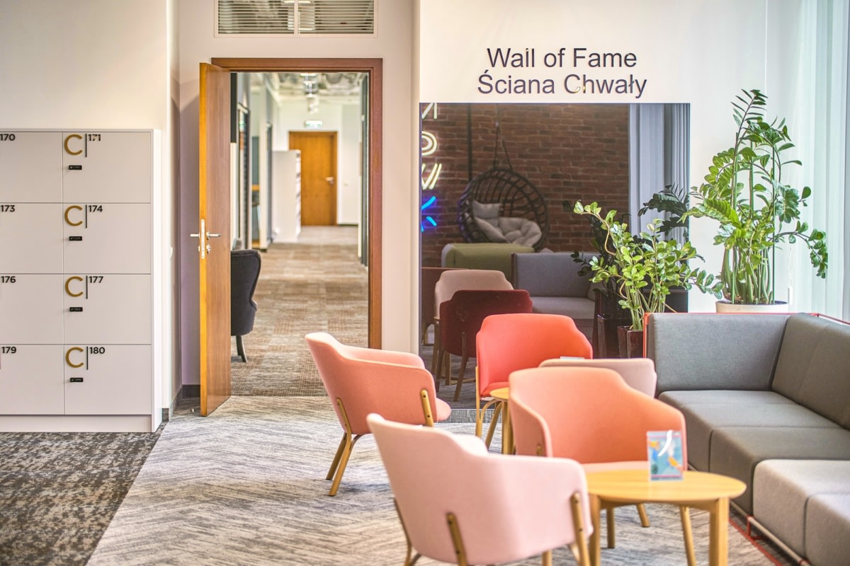 华沙保密制药公司办公室设计丨波兰华沙丨Massive Design-21