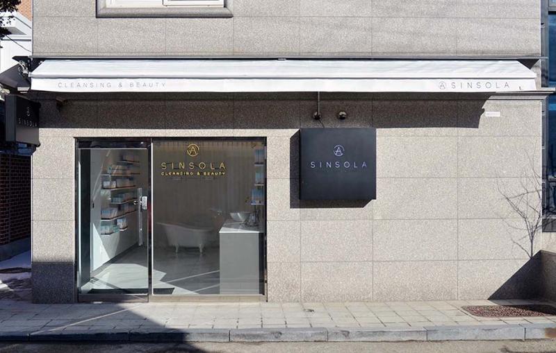 简约白诠释美妆品牌展示空间-2