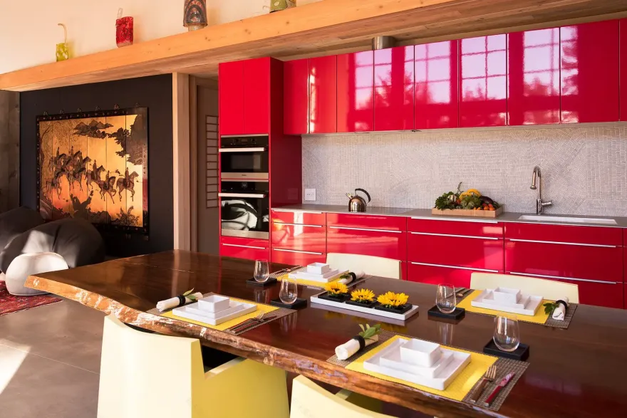 环保木屋设计,红色法拉利厨房成亮点-3