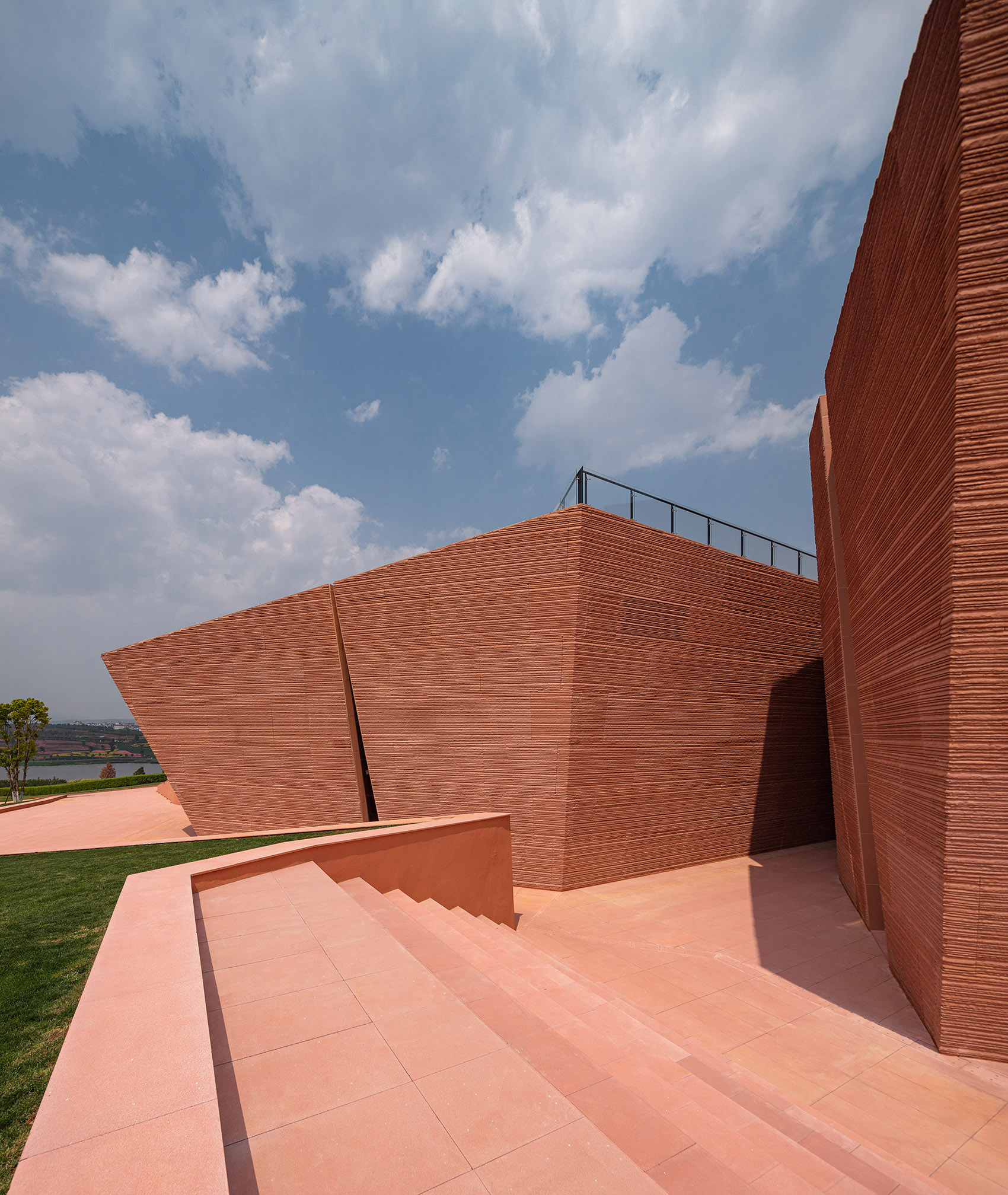 云南东风韵艺术中心 | 红土地上的现代石雕艺术-112