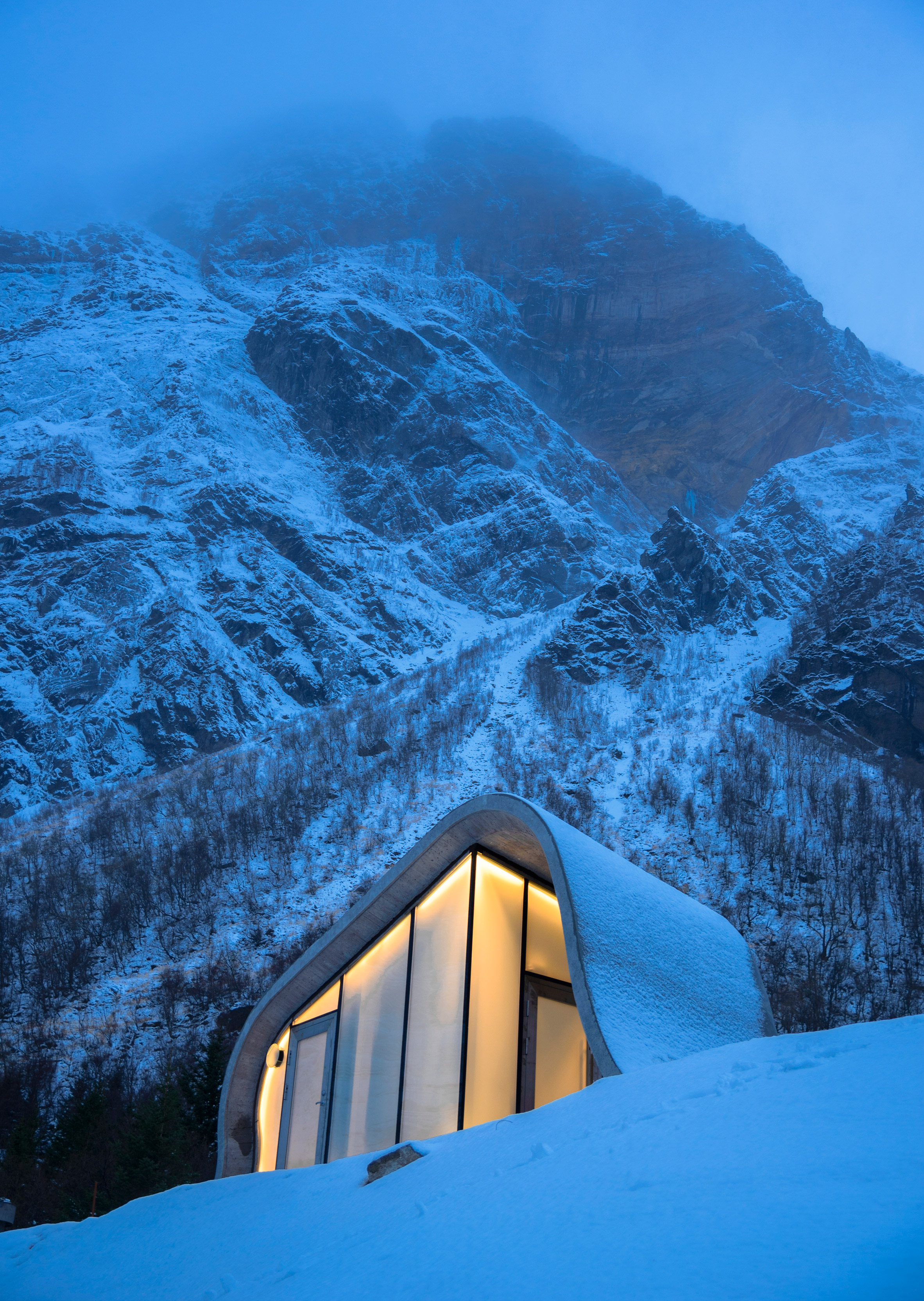 HZA adds wave-shaped toilet facility to scenic Norwegian lay-by-22