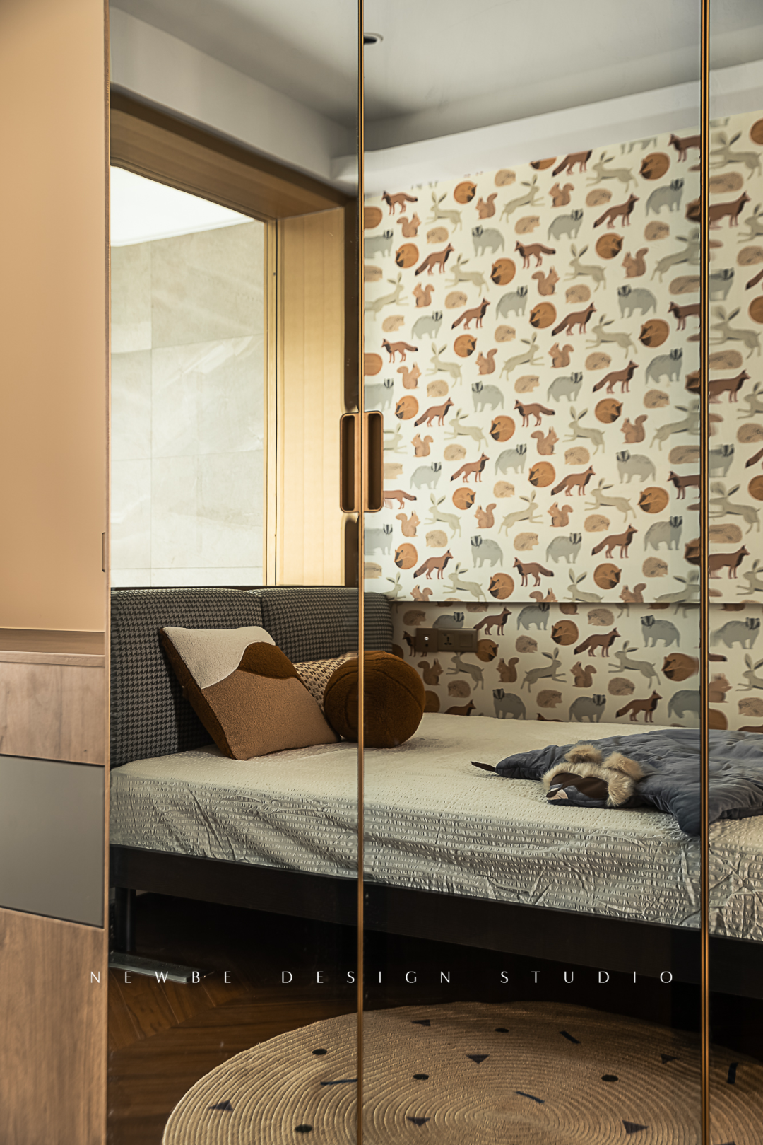 现代轻奢复式住宅丨陈丽娟,江怡君-61