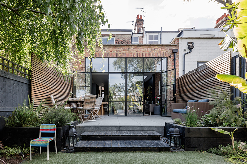 伦敦灰色调公寓的活力点缀-13