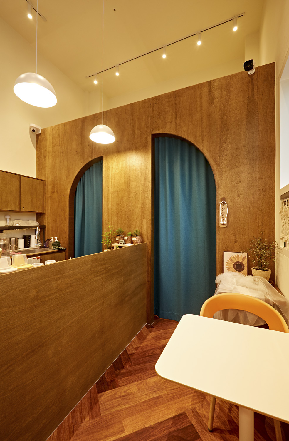 咖啡馆设计 | 愉悦心情的 10 平米咖啡厅-7