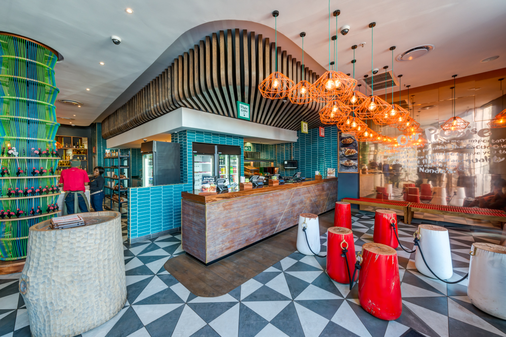 Nando's Maponya Mall 餐厅设计丨南非丨Design Partnership-0