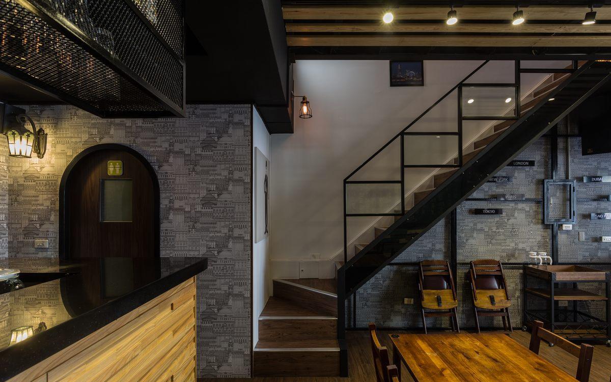 工业风 Café 周奕伶巧妙改造拉面店-12