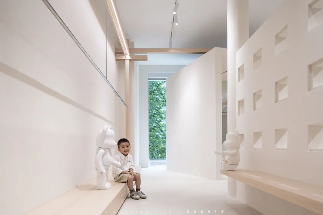 打破重组构建新秩序,南京 100㎡童装店设计展示创新空间美学-24