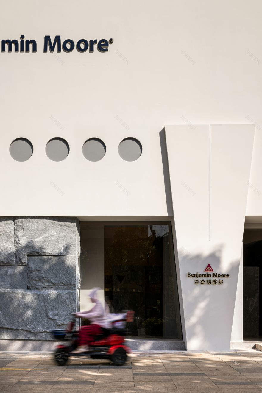 光之峡谷本杰明摩尔涂料展厅丨中国惠州丨质感建筑设计-12