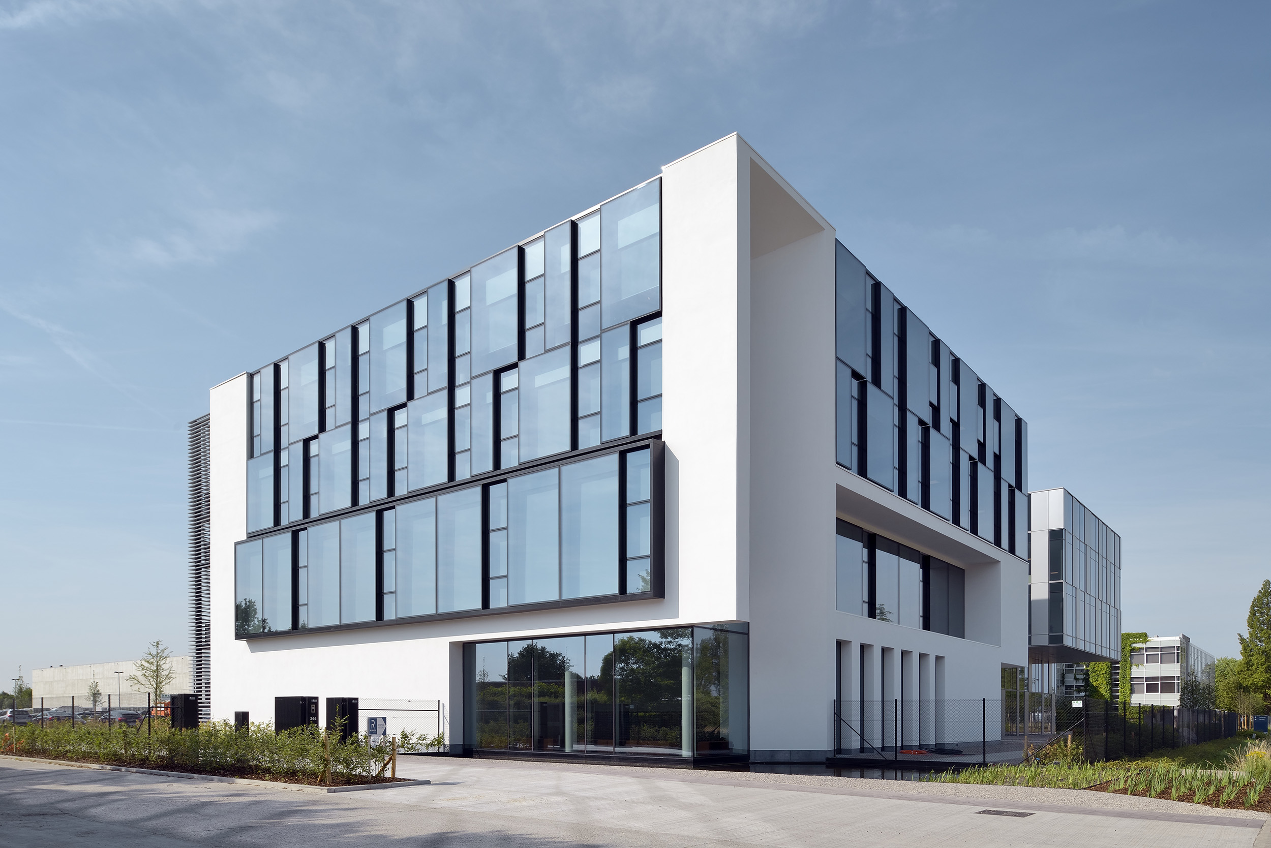 Reynaers 铝业办公展厅——现代简约与科技融合-19