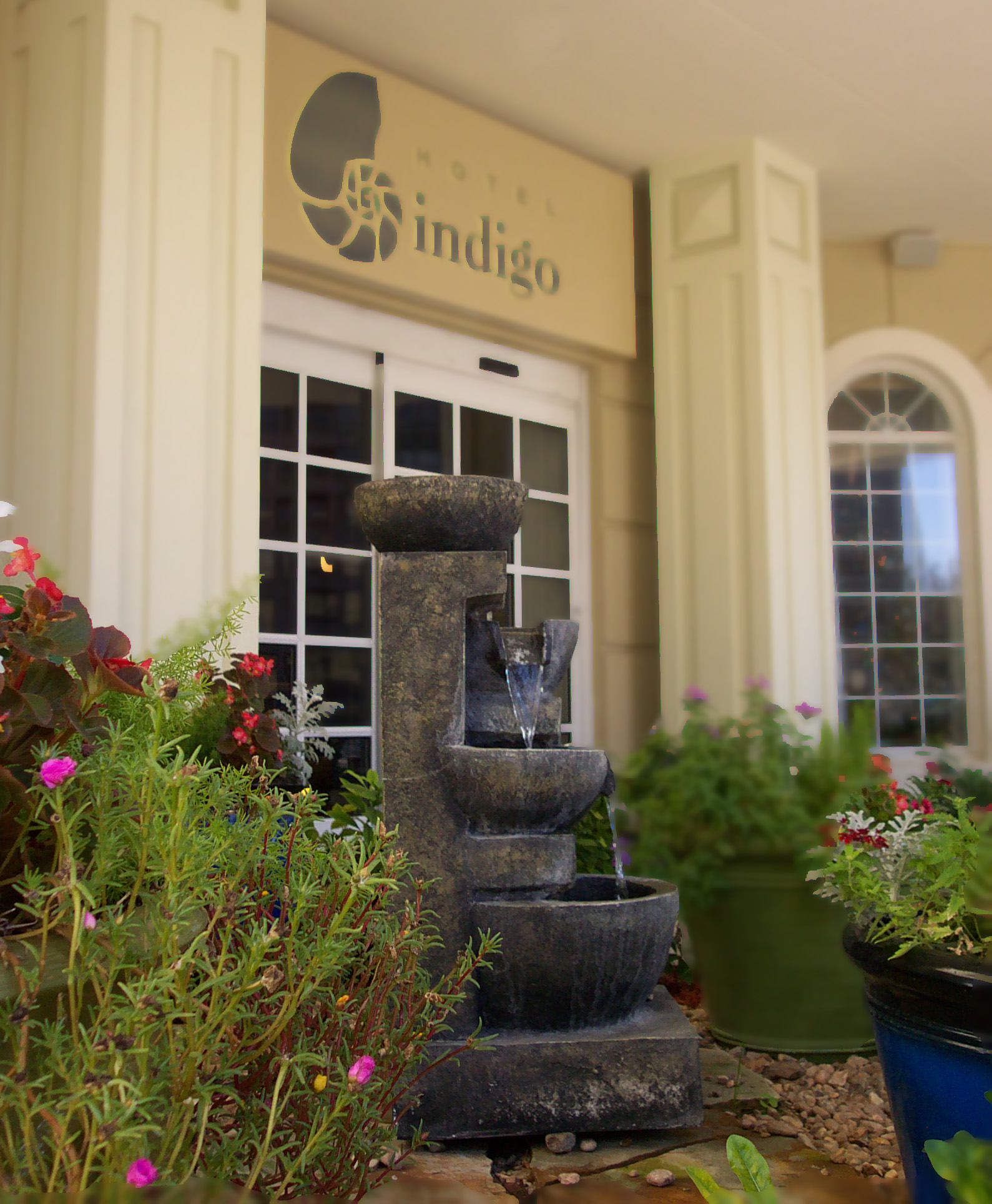 HOTEL INDIGO AT THE GALLERIA-66