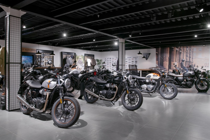 莫斯科 Triumph 摩托车店——动感与舒适的完美结合-21