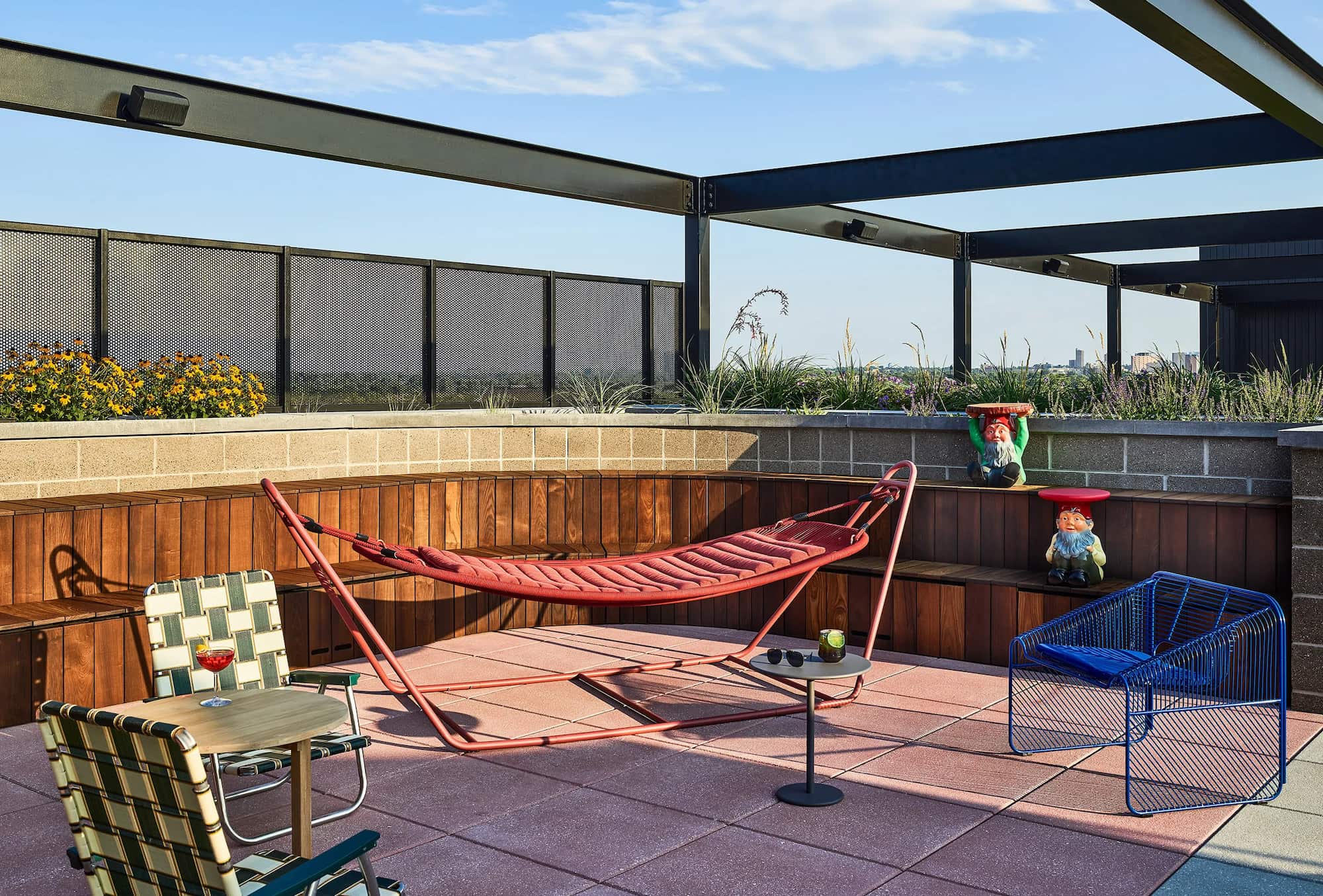 里诺猫鹊餐厅（注：如果Catbird是特定事物名称，RiNo 是 River North 的缩写，常指一些城市的特定区域，这里假设 Catbird 是餐厅名，RiNo 指里诺区，可根据实际情况调整） 丨美国丹佛丨OMFGCO-26